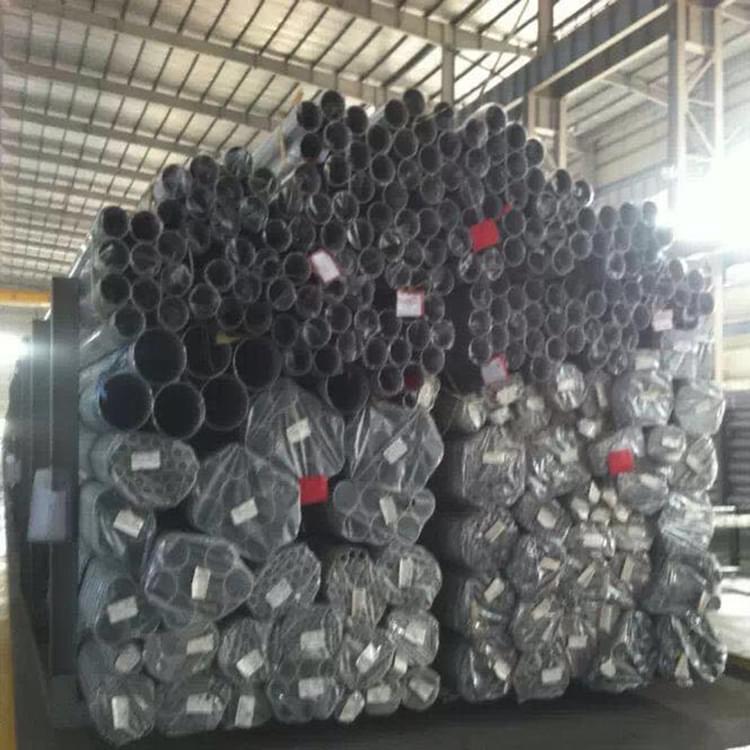 永穗不銹鋼圓管已包裝，待發(fā)貨倉庫