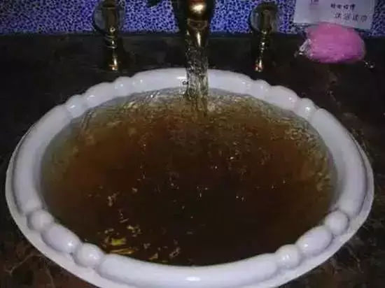 看看您家用的水管，是不銹鋼水管太貴，還是家人的健康不值得投資？